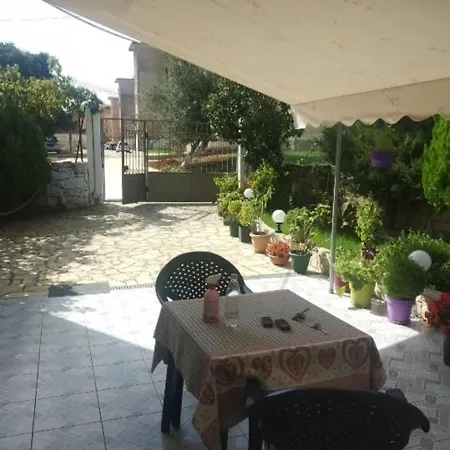 Zira Sulo Maison d'hôtes Ksamil